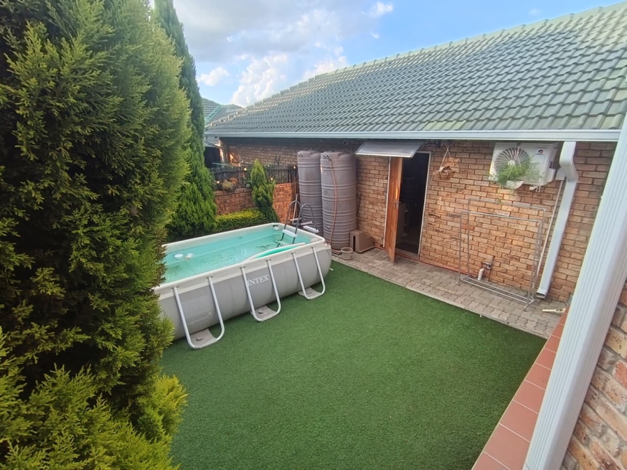 4 Bedroom Property for Sale in Boschdal North West